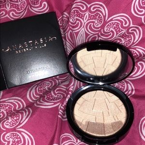 ANASTASTIA BEVERLY HILLS SO HOLLYWOOD illuminator